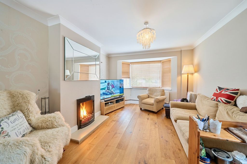 Property photo 2 of 8