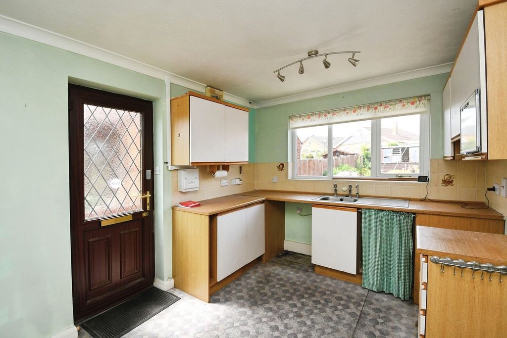 Property photo 2 of 16
