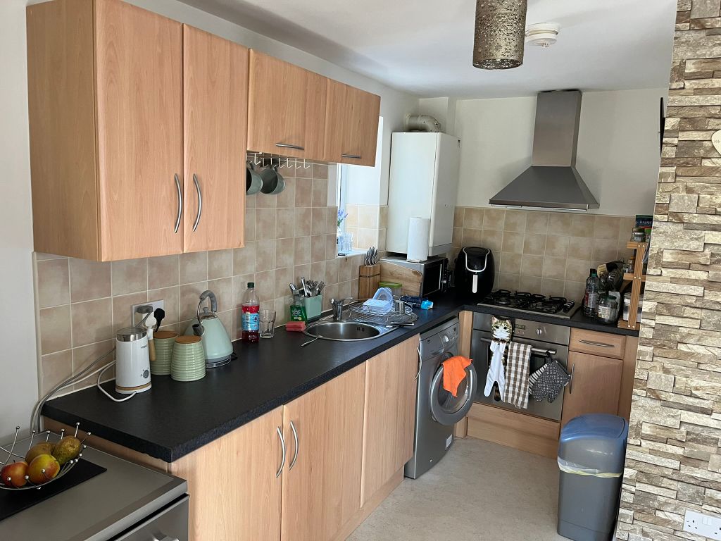 Property photo 2 of 5 Kitchen 