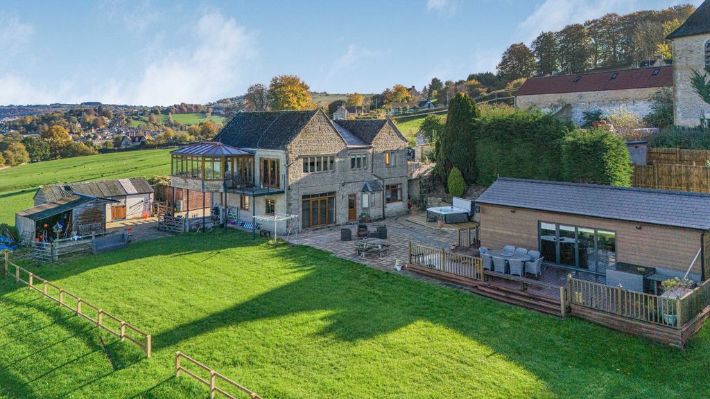 Property photo 1 of 33 Picture No. 04