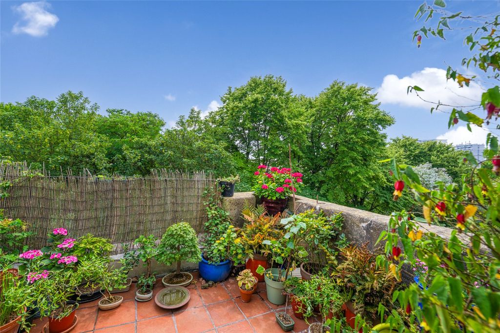 Property photo 2 of 19 Picture No. 03