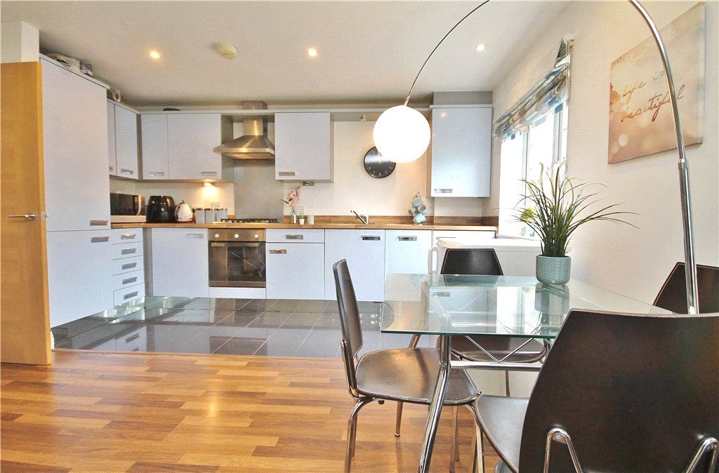Property photo 3 of 11 Living/Kitchen