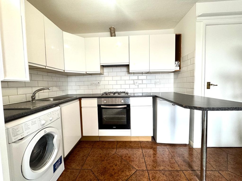 Property photo 3 of 9 7
