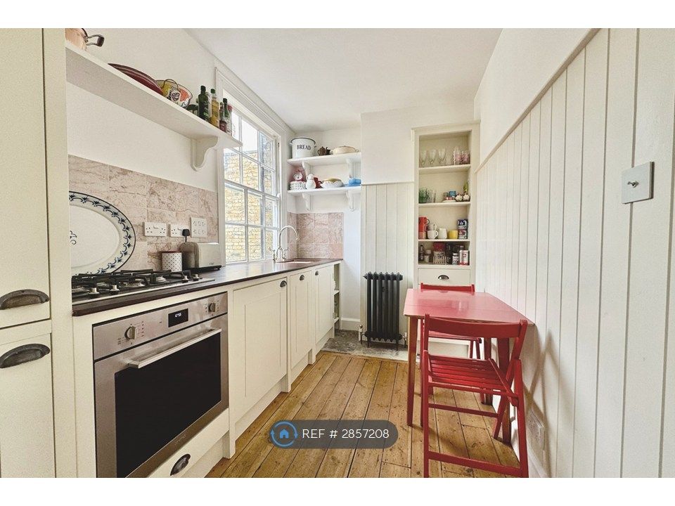 Property photo 3 of 7 Kitchen