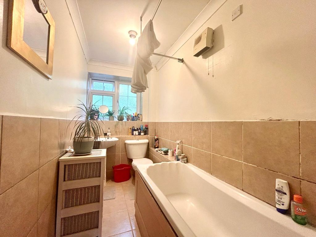 Property photo 2 of 7 Picture No. 06