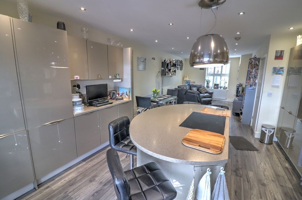 Property photo 2 of 18 Kitchen Diner