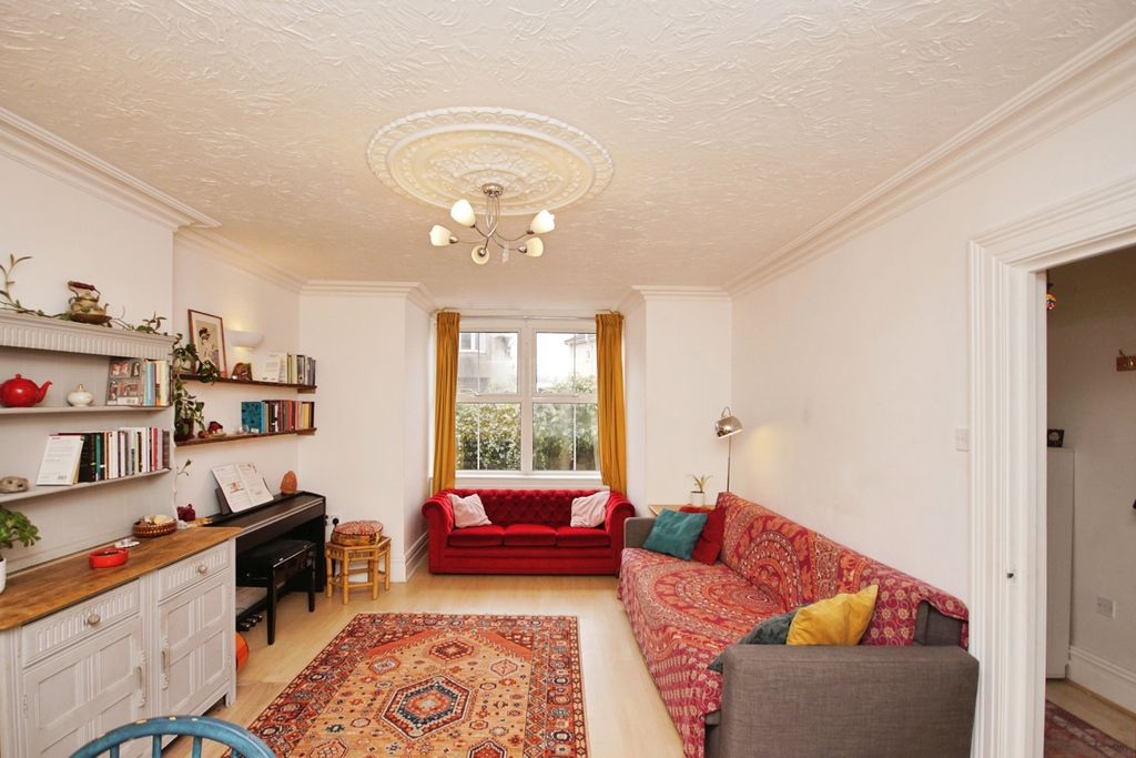 Property photo 2 of 17 Photo