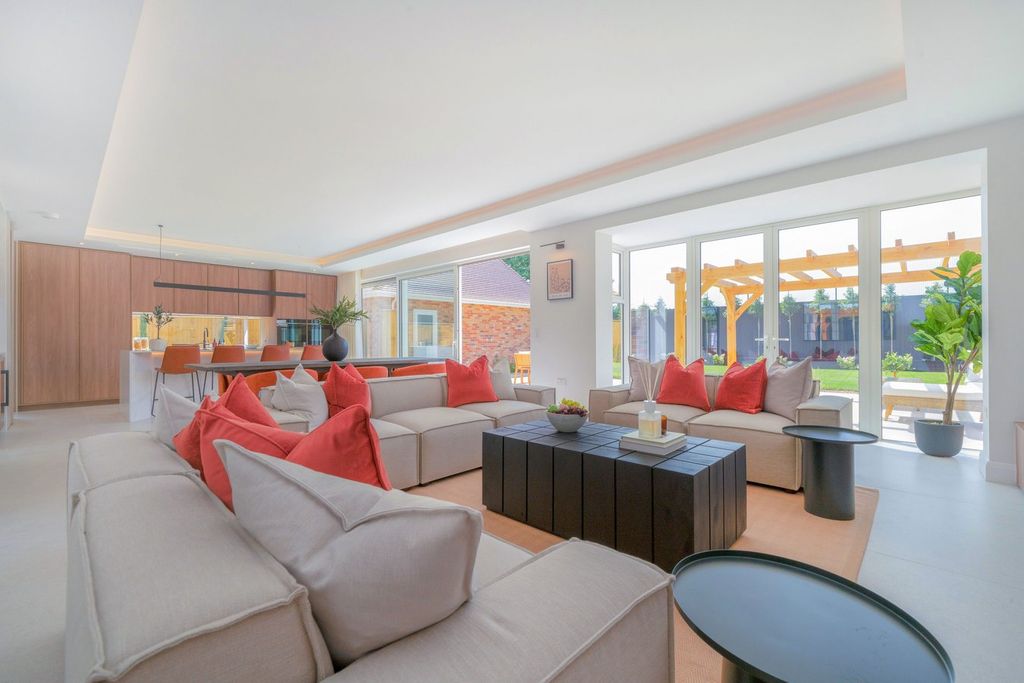 Property photo 2 of 30