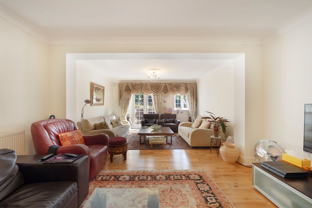 Property photo 2 of 29