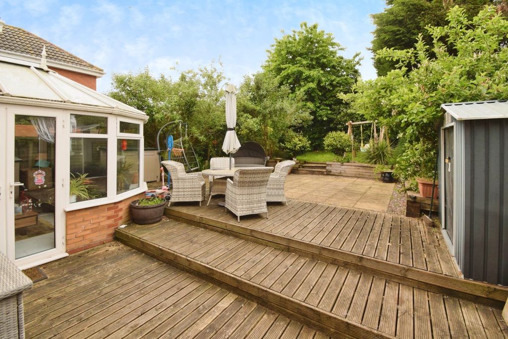 Property photo 2 of 32 Rear Garden