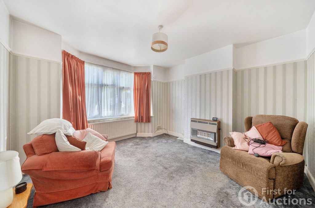 Property photo 2 of 13 2