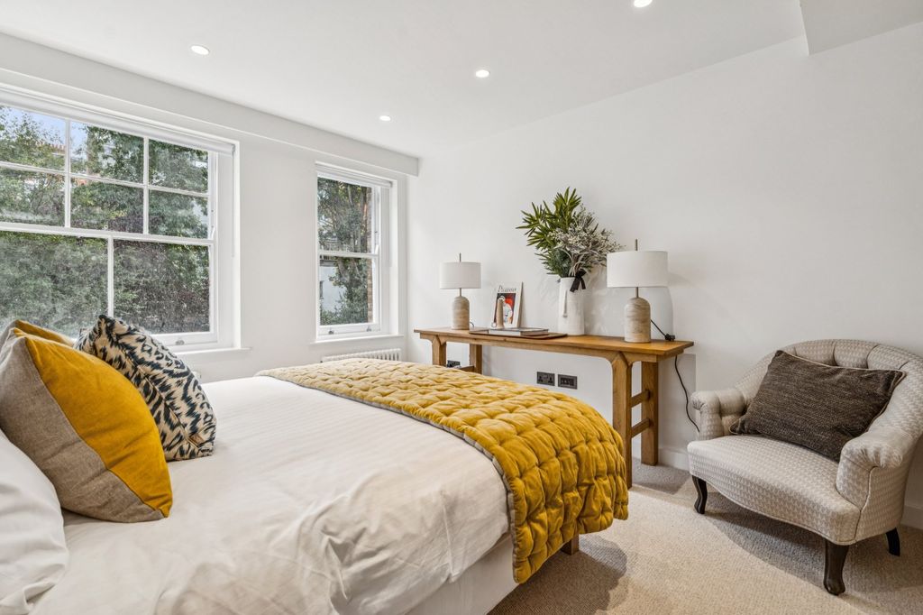 Property photo 3 of 14