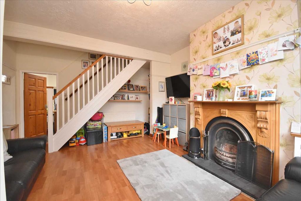 Property photo 2 of 13