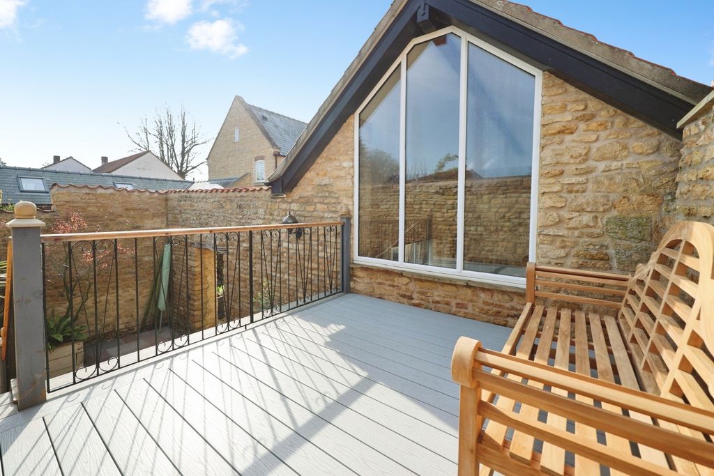 Property photo 3 of 25 5015493