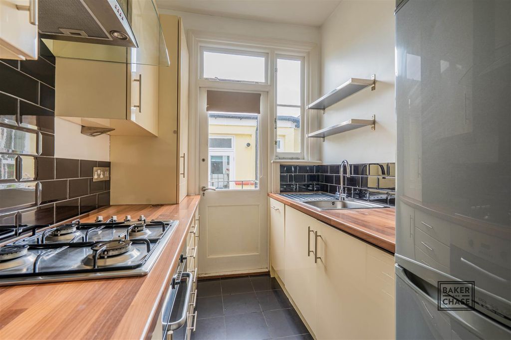 Property photo 3 of 14 Kitchen