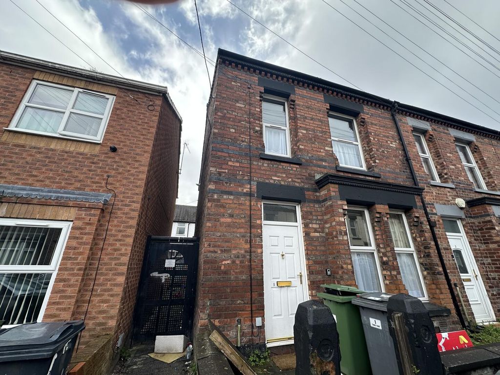 Property photo 1 of 8 Front (Exterior)