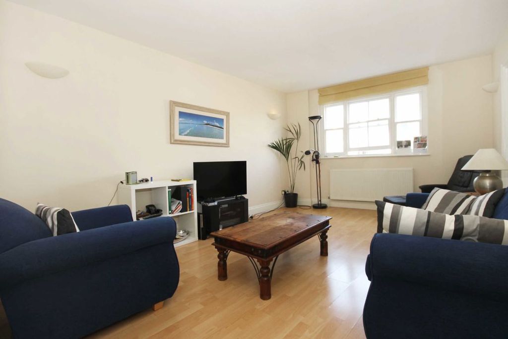 Property photo 2 of 5