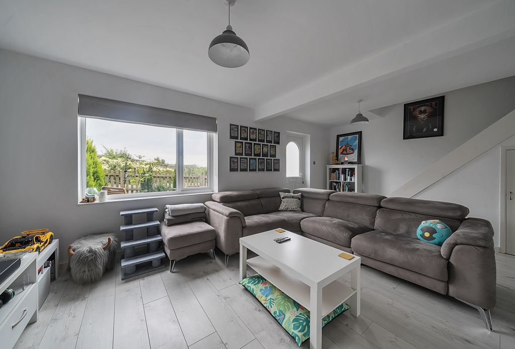 Property photo 3 of 23 1341843-15-68A494...