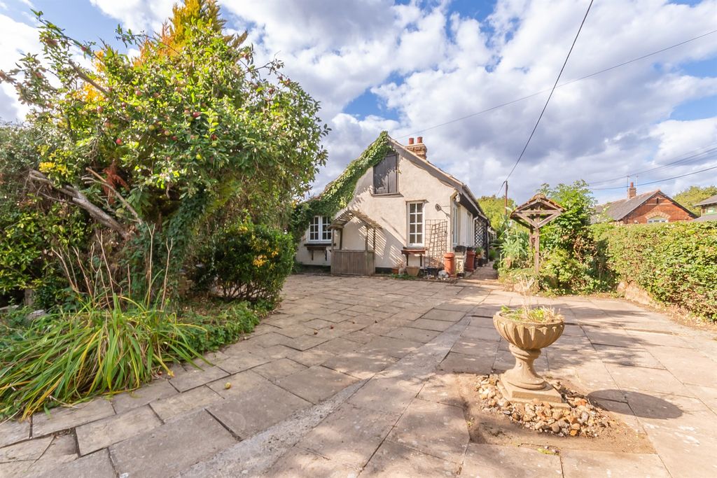 Property photo 3 of 16