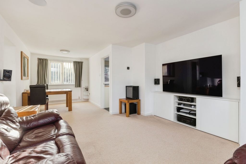 Property photo 2 of 19 Living/Dining