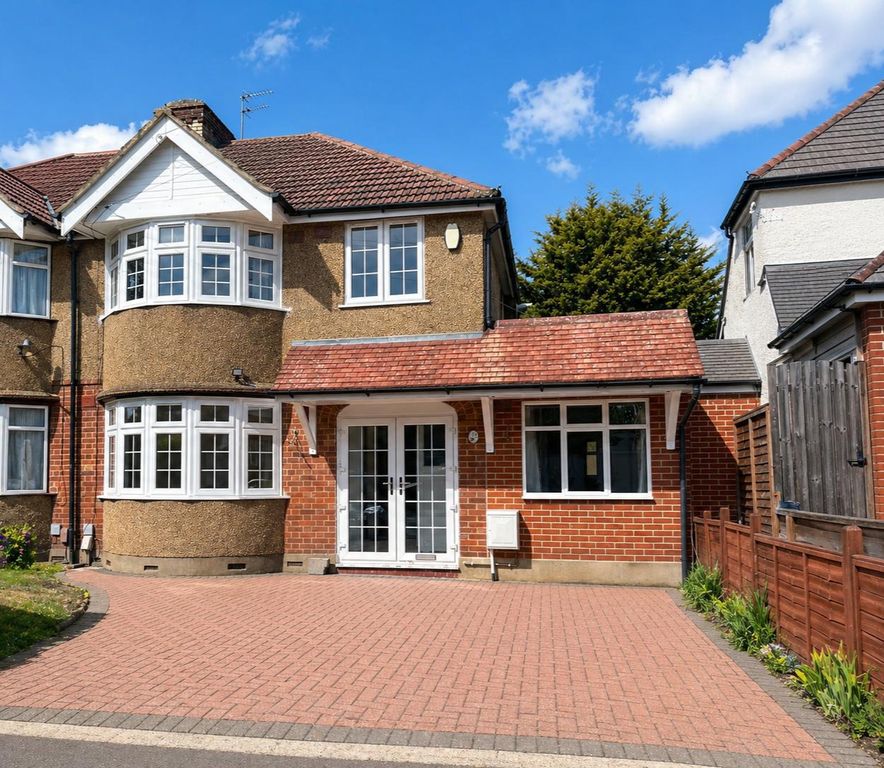 Property photo 1 of 11 14 Ashdown - Front