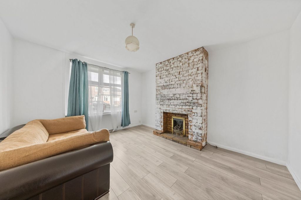 Property photo 2 of 16