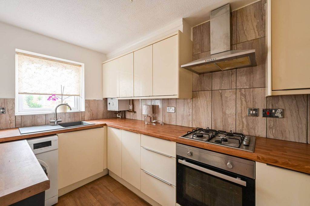 Property photo 3 of 13