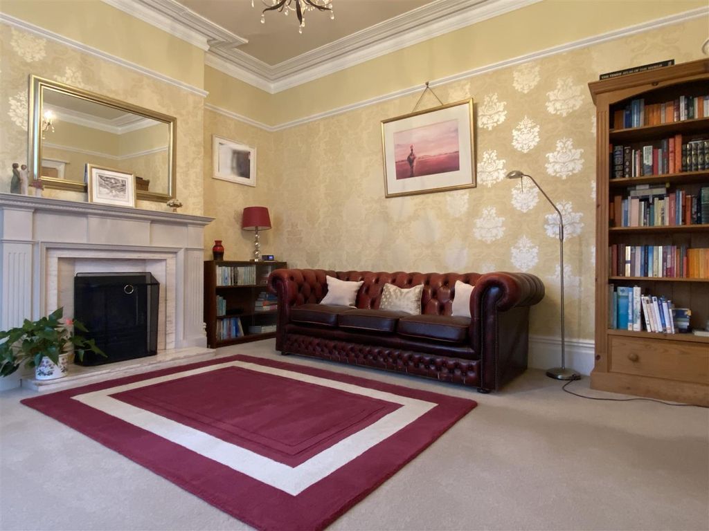 Property photo 3 of 40