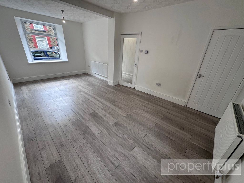Property photo 3 of 13 Picture No. 06
