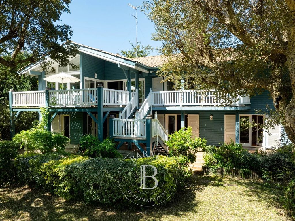 Property photo 2 of 31