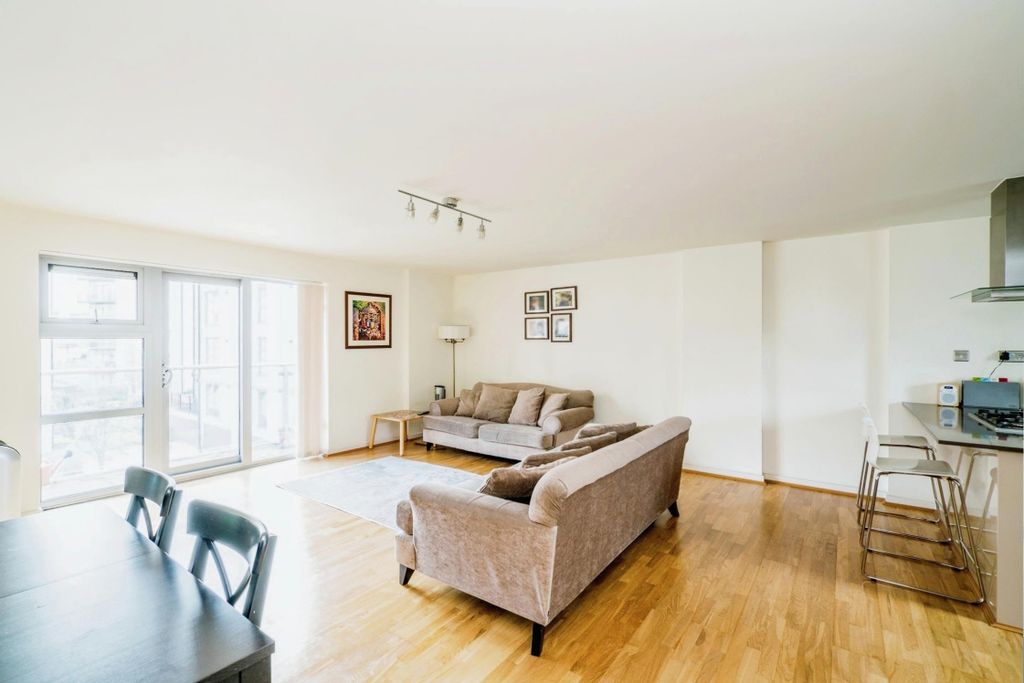 Property photo 3 of 10 Living Room