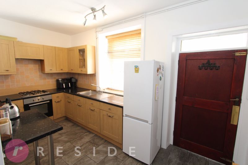 Property photo 3 of 18 Dining Kitchen