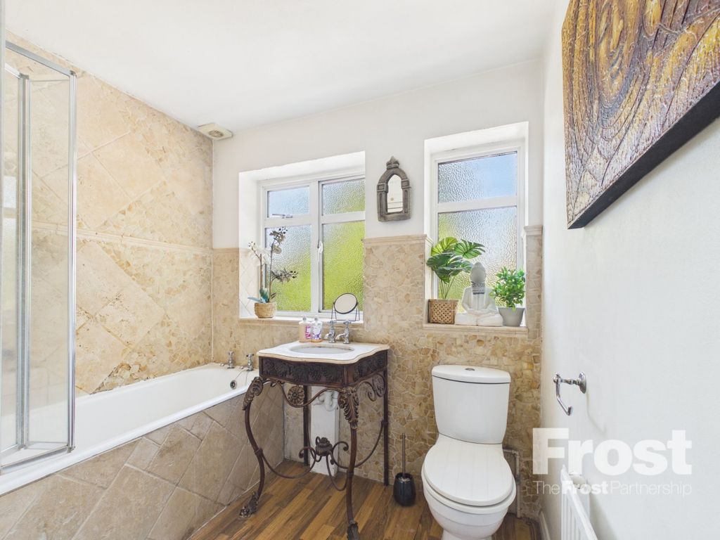 Property photo 3 of 5 Shared Bathroom