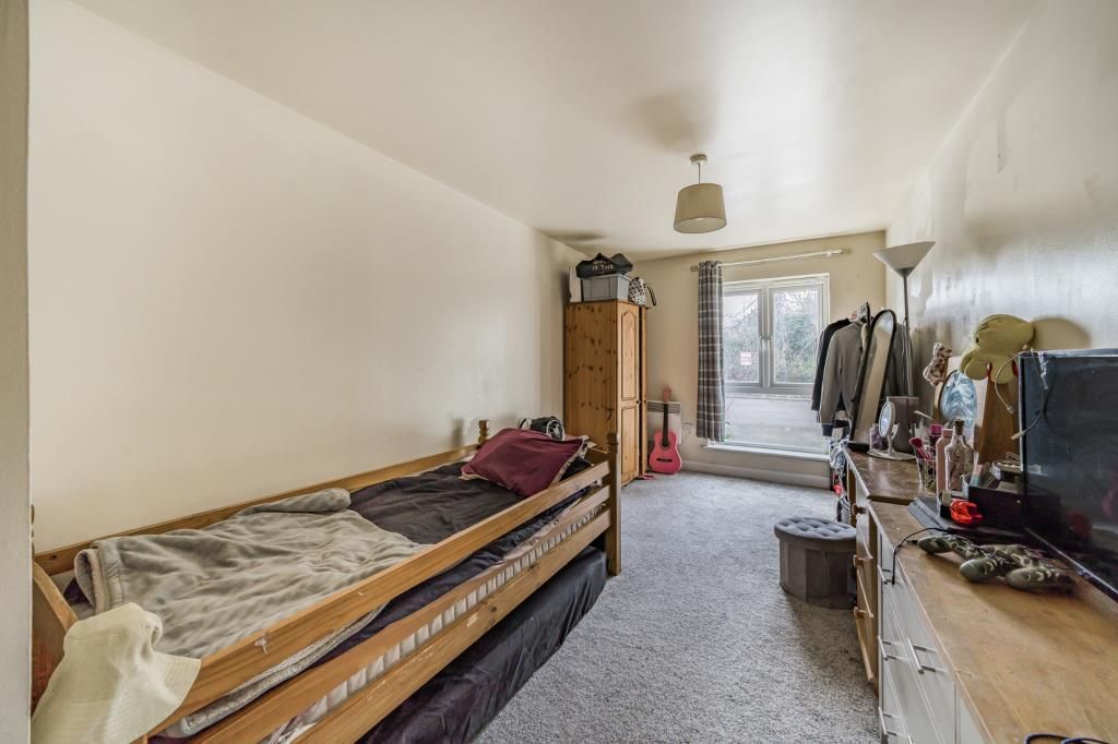 Property photo 3 of 10 Bedroom