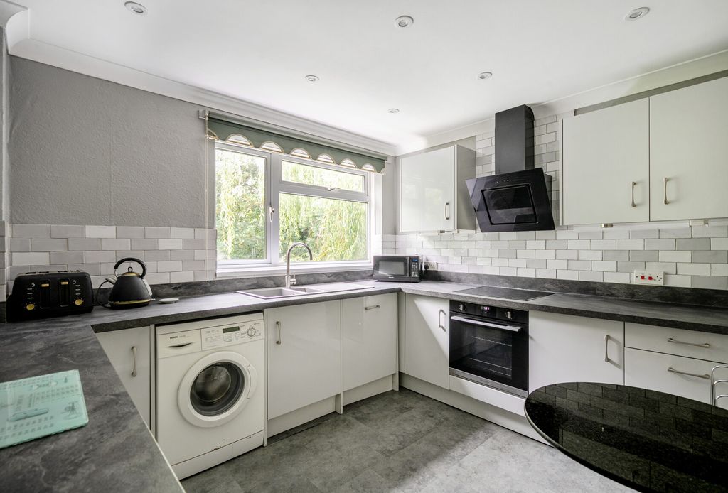 Property photo 1 of 17 1330347-8-6888B4F...