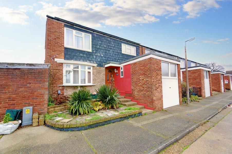Property photo 1 of 8