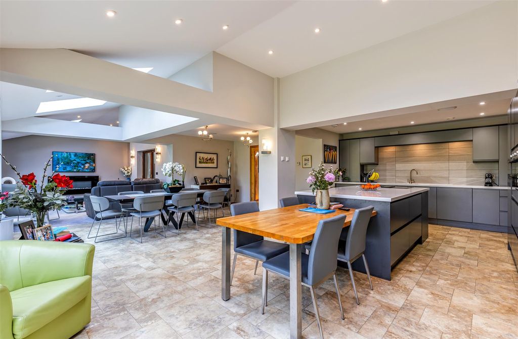 Property photo 3 of 28 Bx1A6622-Hdr.Jpg