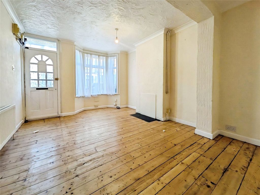 Property photo 2 of 11 Picture No. 13