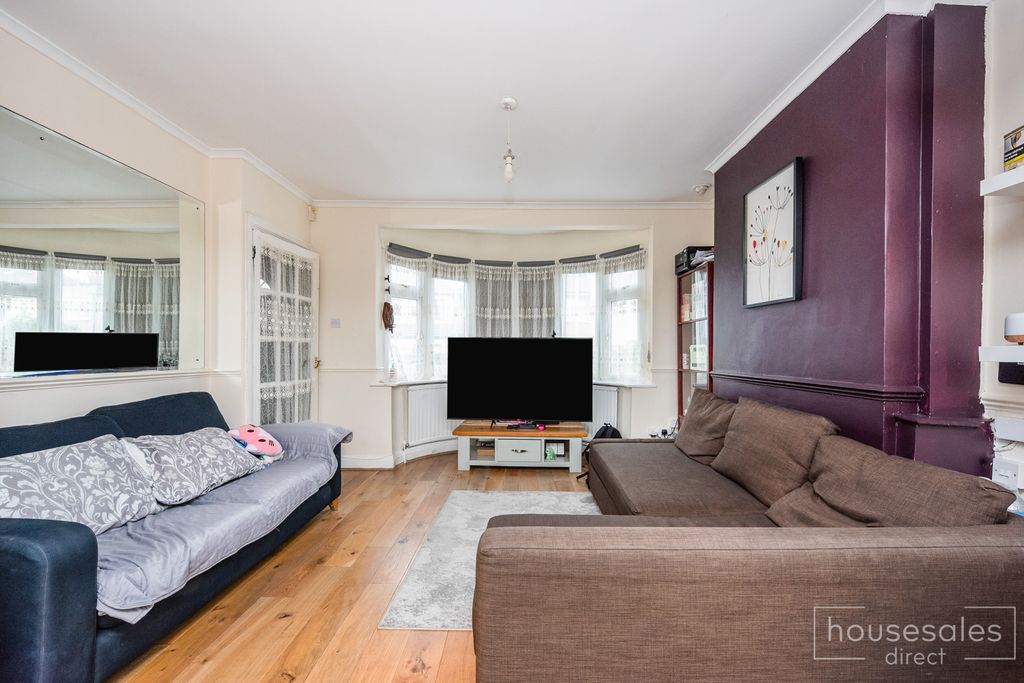 Property photo 3 of 13