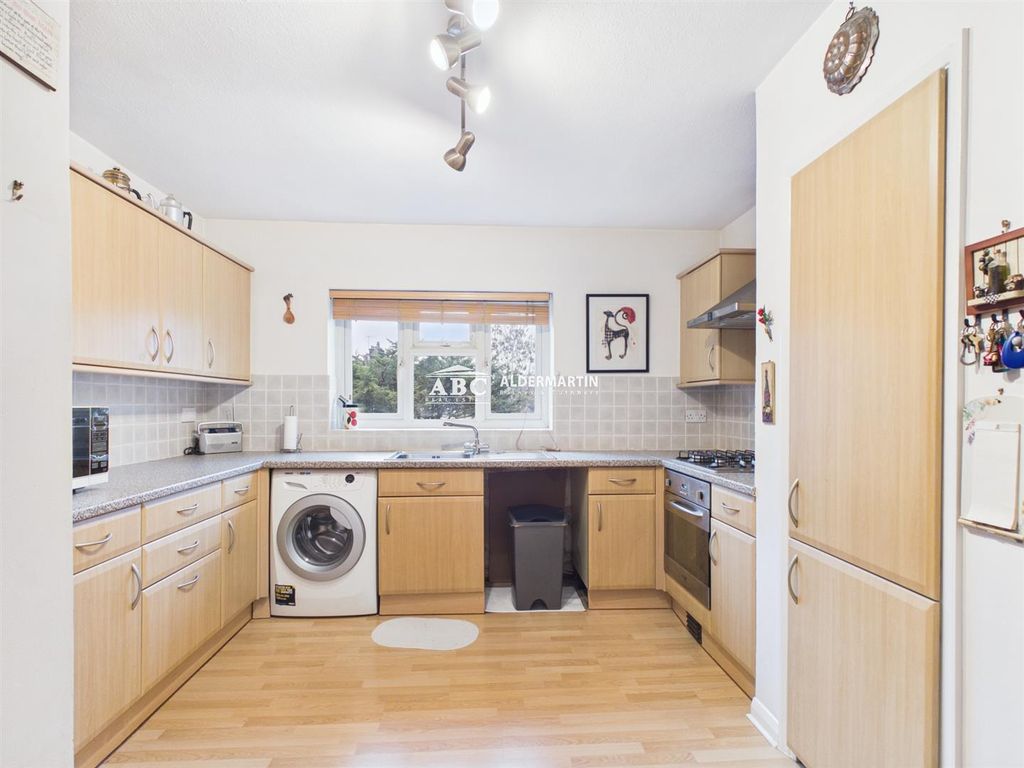 Property photo 3 of 15 Cam03827G0-Pr0186-Still005.Jpg