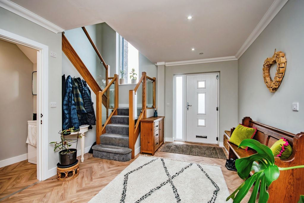 Property photo 2 of 17 Photography
