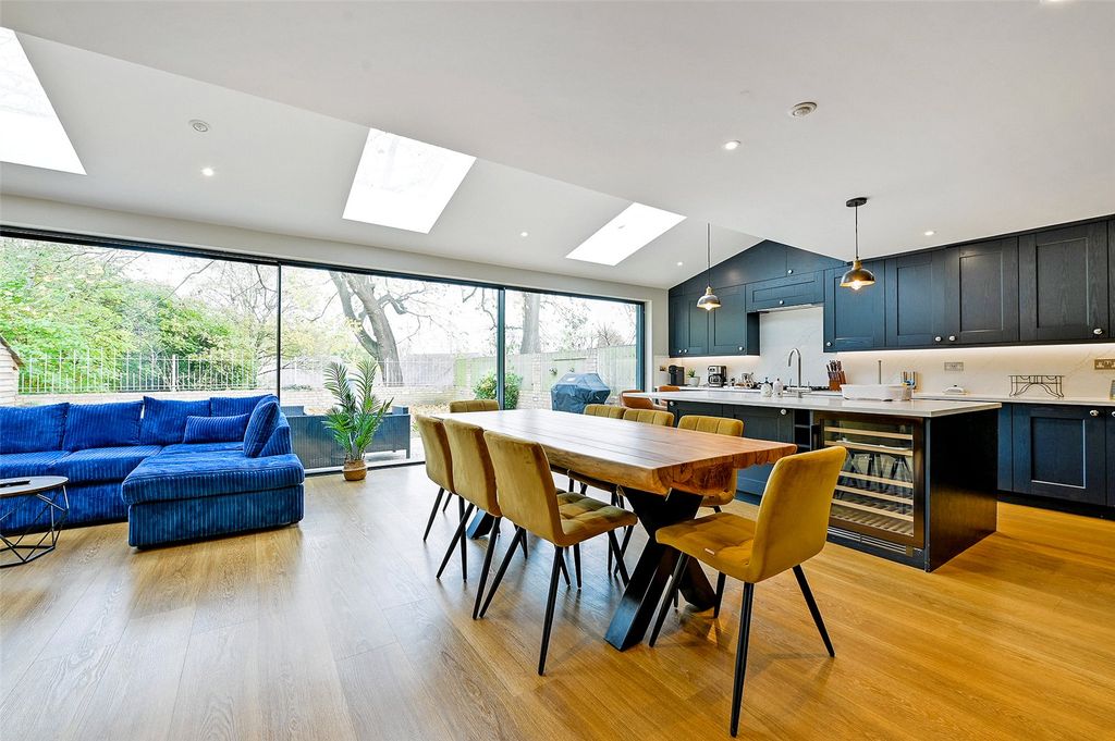 Property photo 3 of 20 Picture No. 14