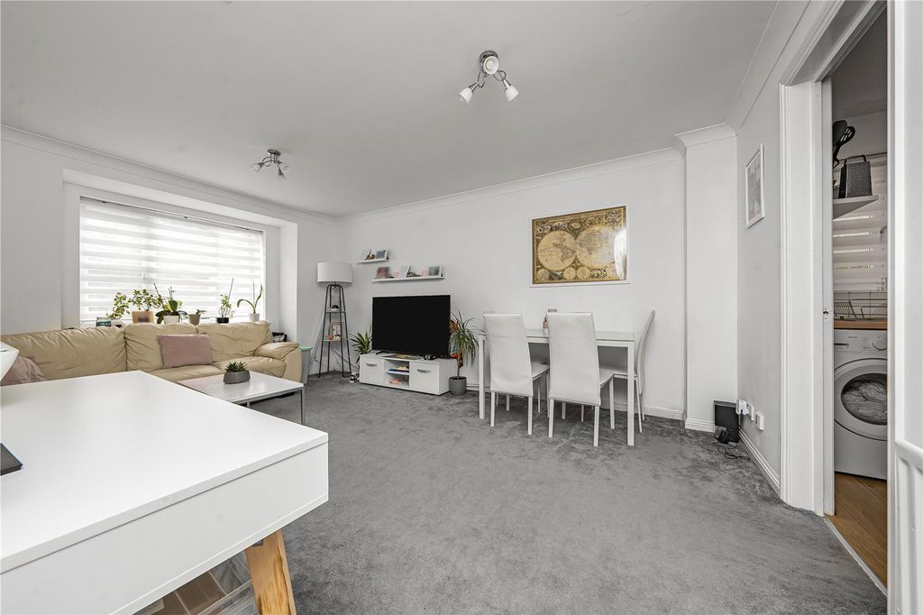 Property photo 2 of 11 Picture No. 12