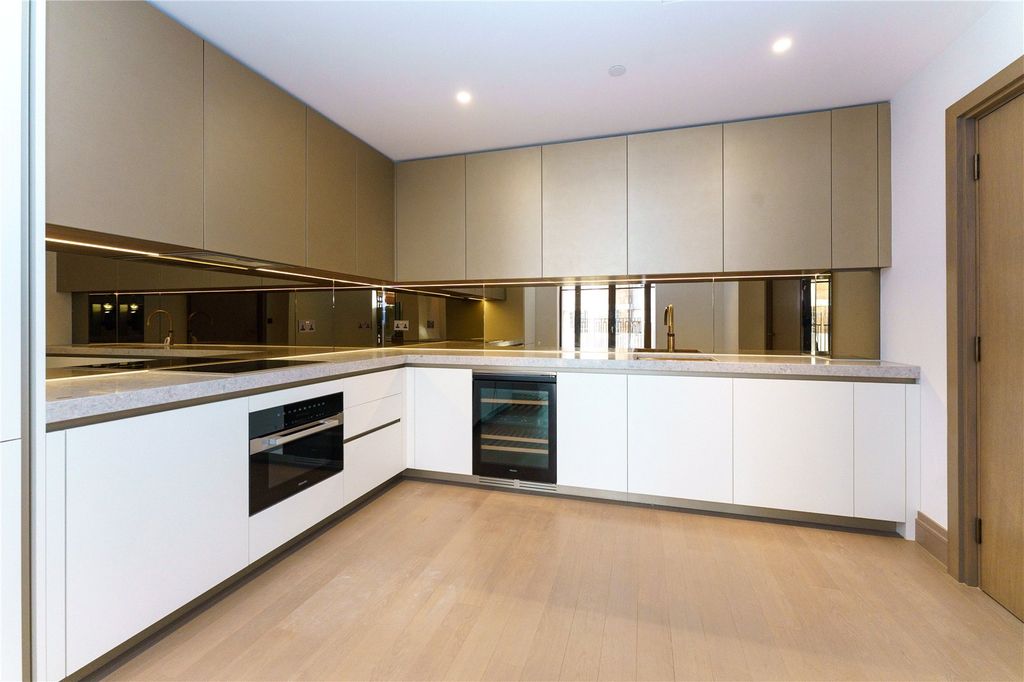 Property photo 3 of 13 Kitchen