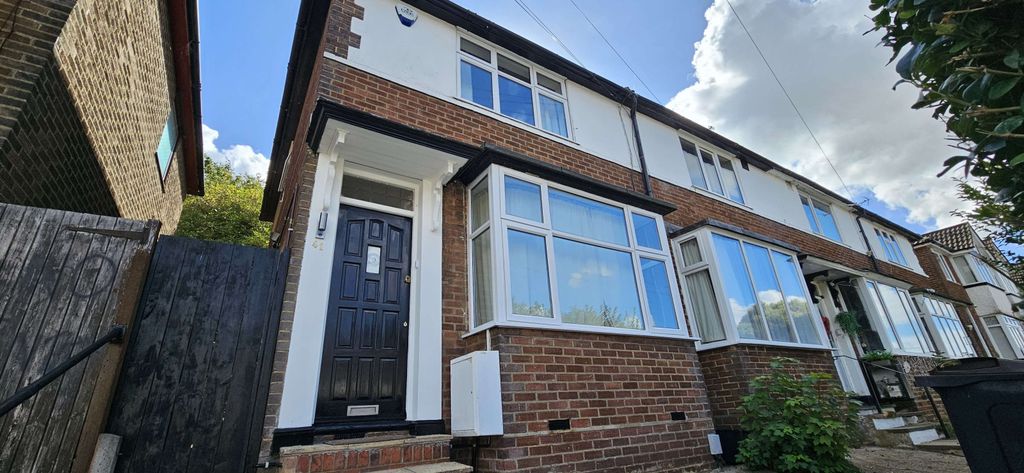 Property photo 1 of 15 2 Bedroom House For Rent