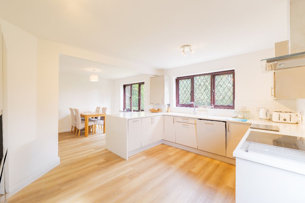Property photo 3 of 23 5071307