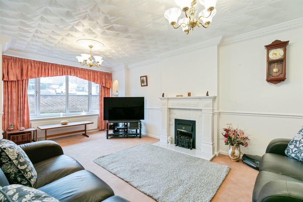 Property photo 3 of 21