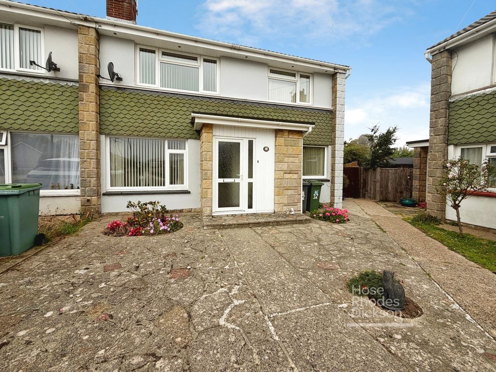Property photo 1 of 10 Front