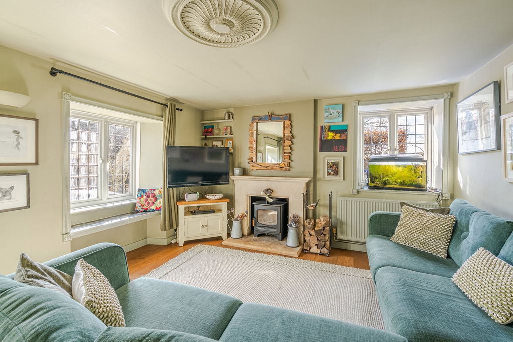 Property photo 3 of 18