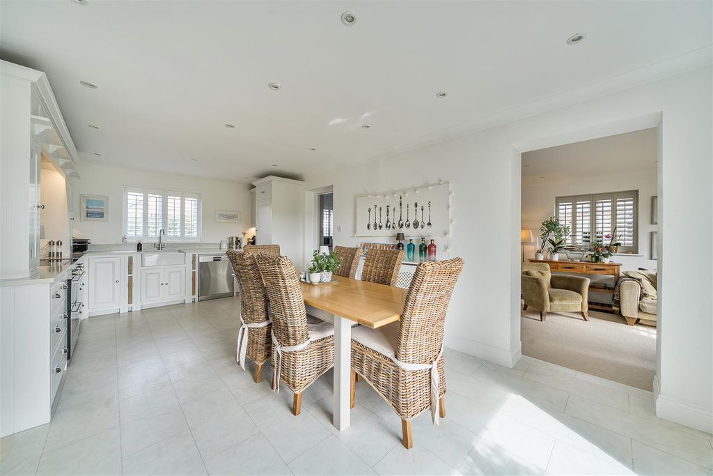 Property photo 3 of 25 Kitchen Diner